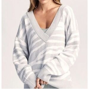 Sz Small Varley Calvert Gray White Zebra Print Merino Wool Blend V-neck Pullover